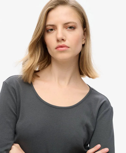Fine Rib Scoop Neck Long Sleeve Top