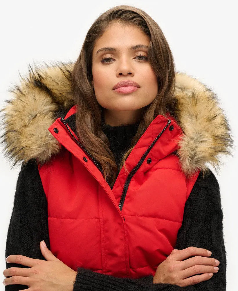 Ella Gilet
