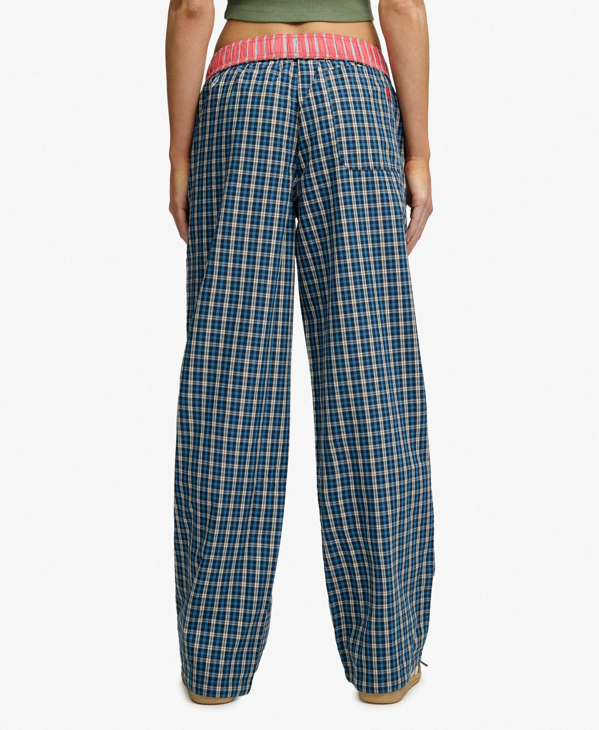 Quays Navy Check