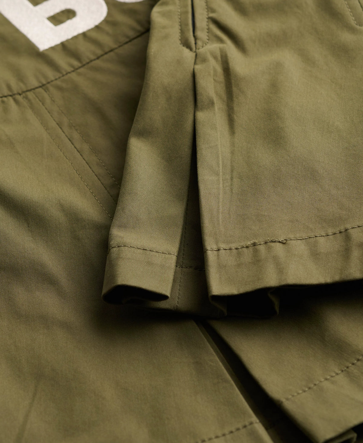 Light Olive/ Moonbeam