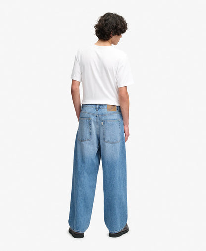 Oversized Rigid Washed Jeans