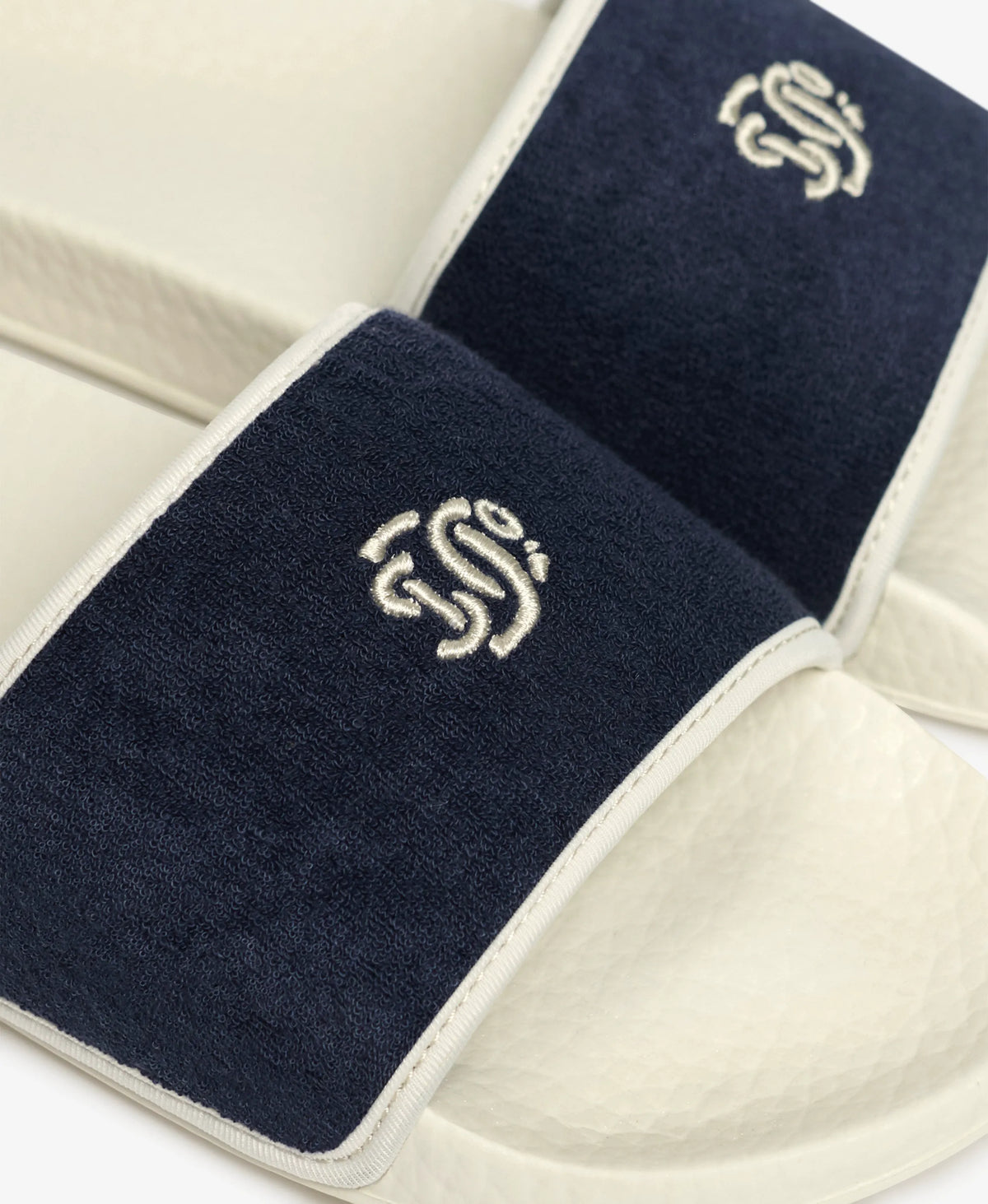 Off White/Classic Navy