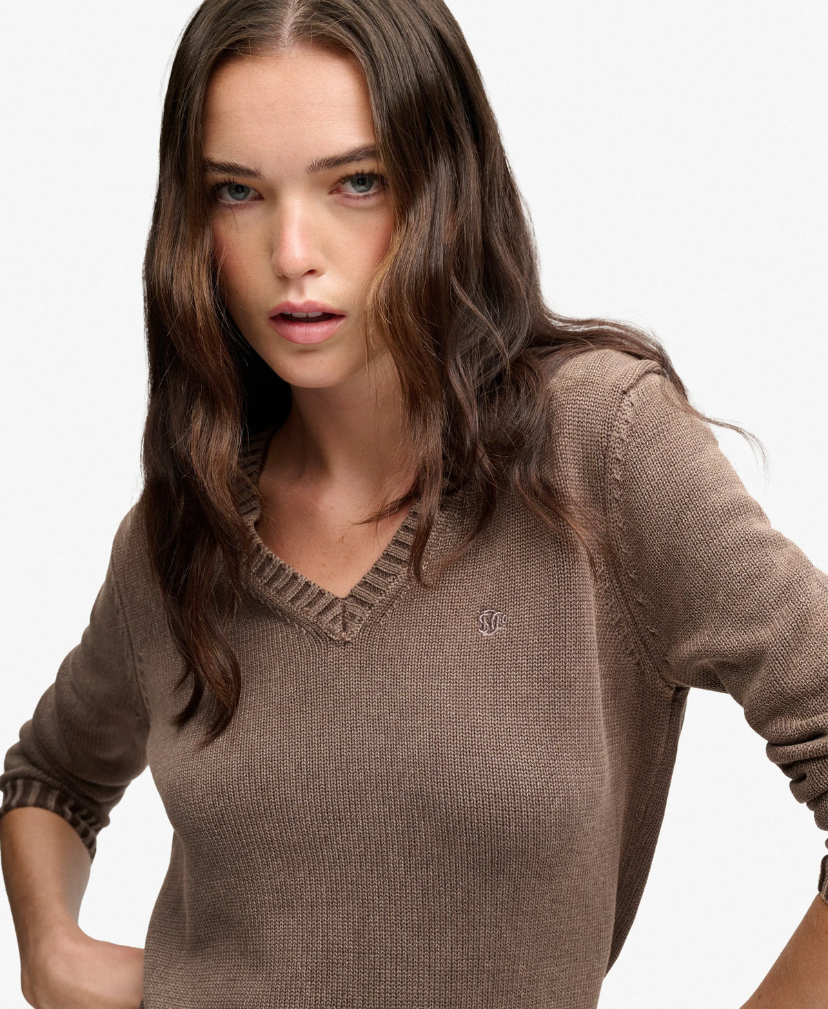 DARK BROWN